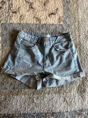 garage light wash mom cuffed denim shorts